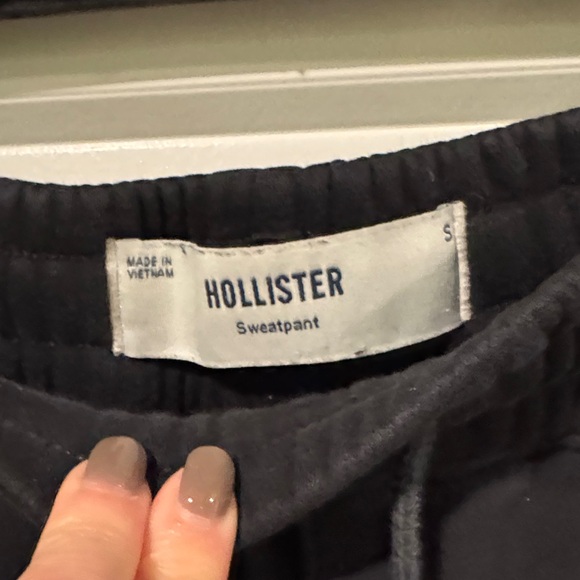 Hollister Dark Jogger Pants - Picture 2 of 3
